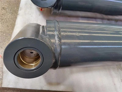 Traktor gidravlik tekislash qo'li